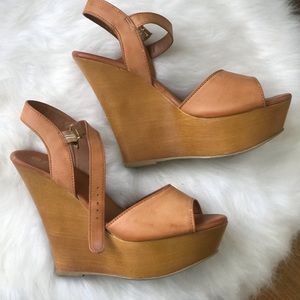 Nude Wedges